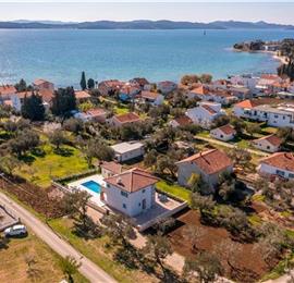 3 bedroom villa with pool, near Zadar, sleeps 8